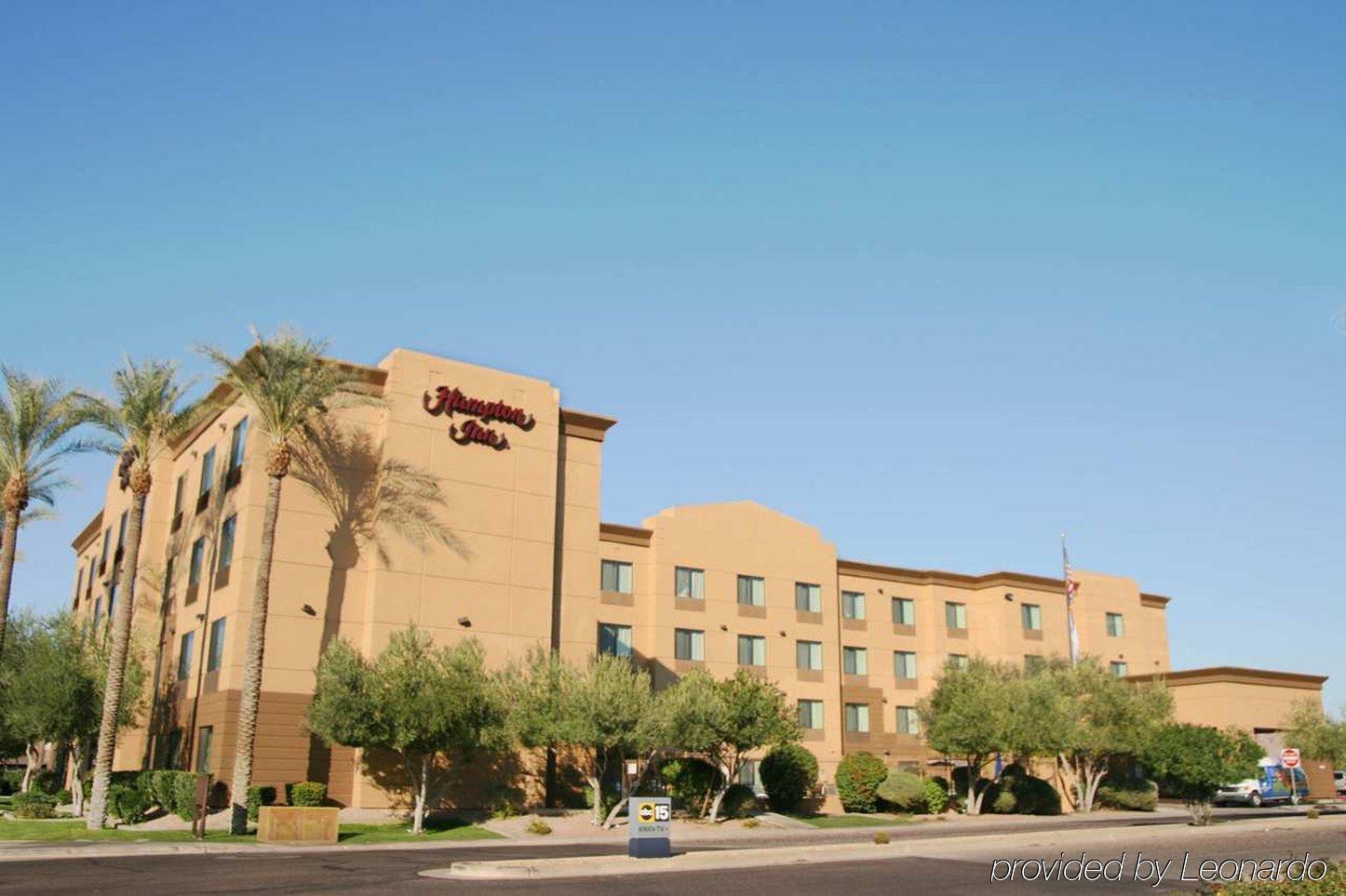 Hampton Inn Phoenix Airport North Exterior photo