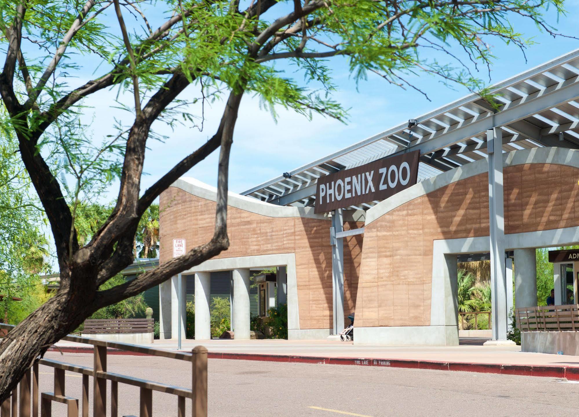 Hampton Inn Phoenix Airport North Exterior photo