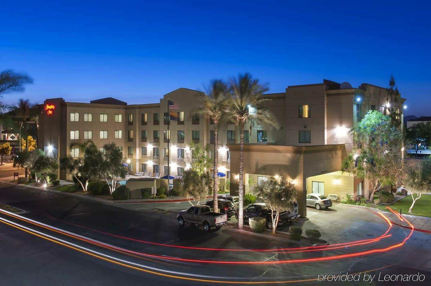 Hampton Inn Phoenix Airport North Exterior photo